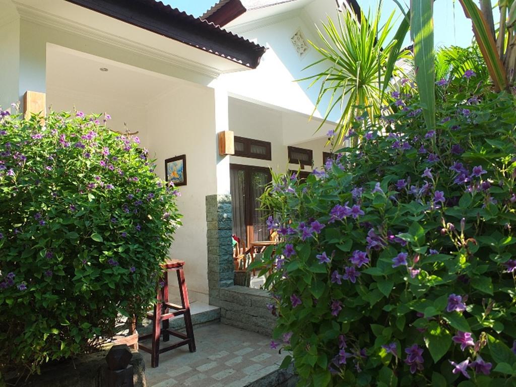 Ricel Homestay Gili Trawangan Exterior photo