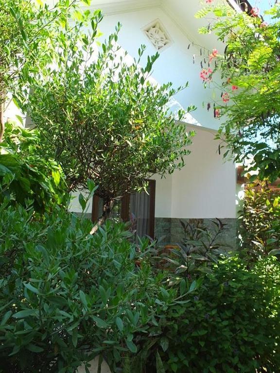 Ricel Homestay Gili Trawangan Exterior photo