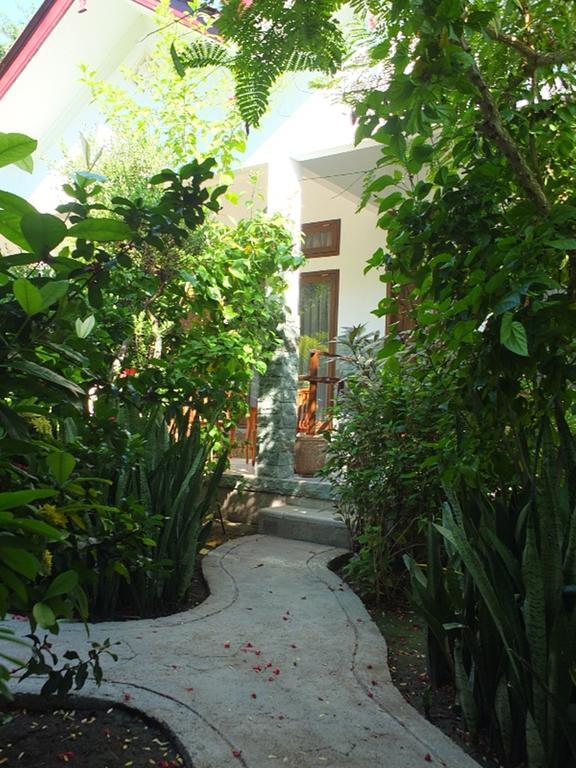 Ricel Homestay Gili Trawangan Exterior photo